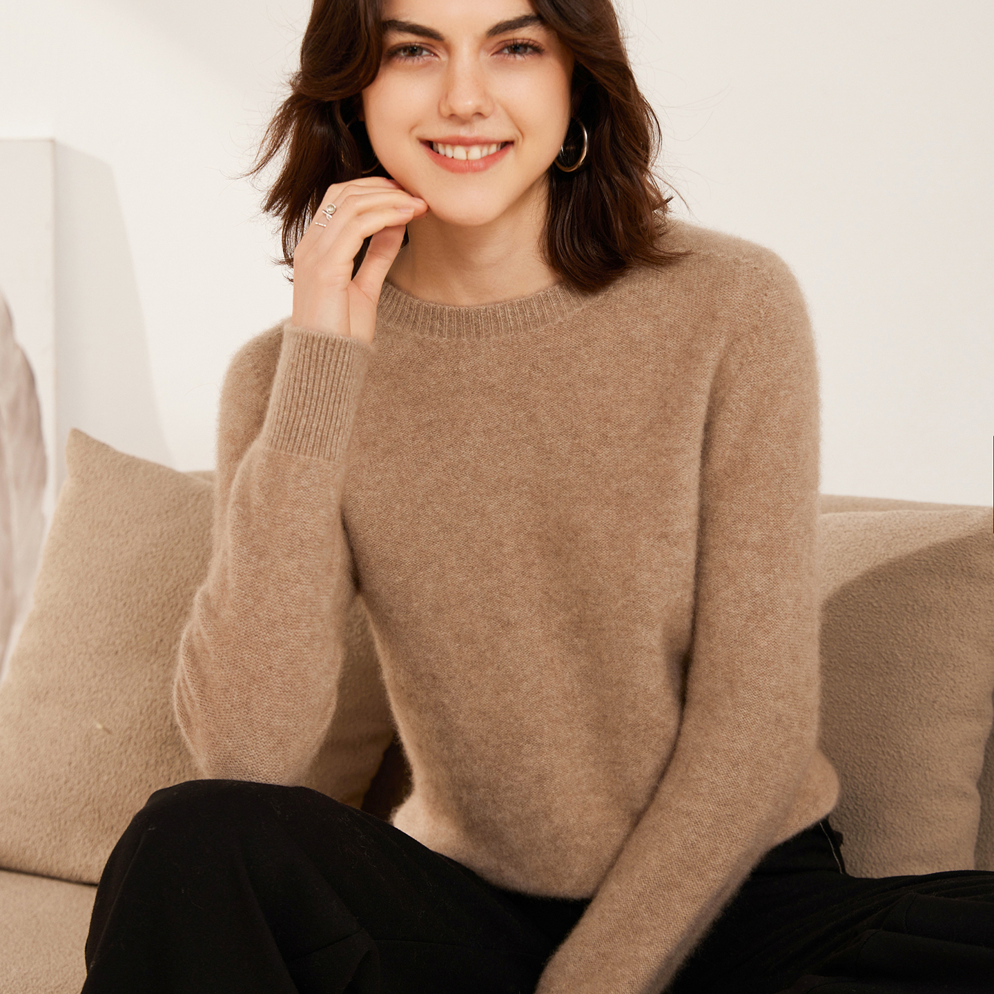 一线成衣~秋冬款100%纯山羊绒衫女圆领简约百搭针织套衫保暖毛衣