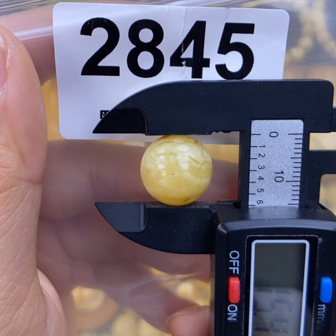 未镶嵌蜜蜡珠宝奇石