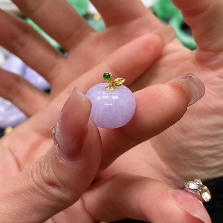 翡翠颈饰未镶嵌吊坠