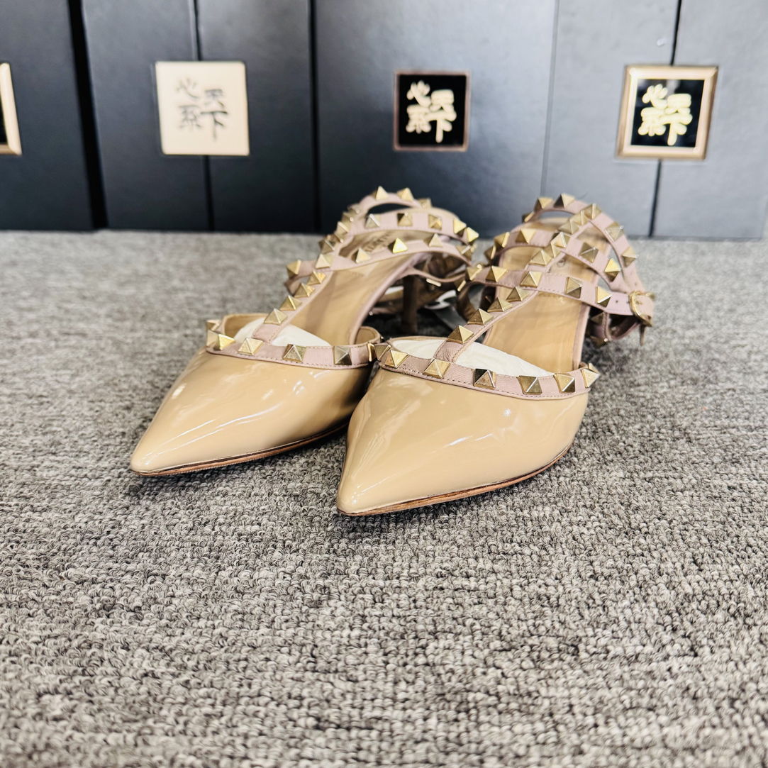 95新 Valentino/华伦天奴 新款裸色三环高跟鞋36.5码ysc3207