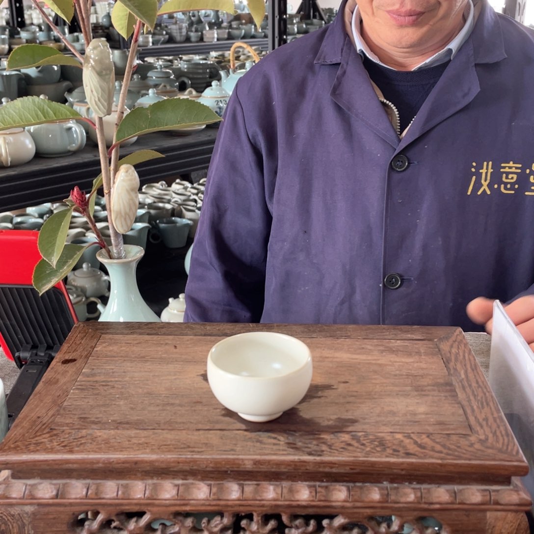 其他月白釉手拉小圆角杯微瑕无礼盒