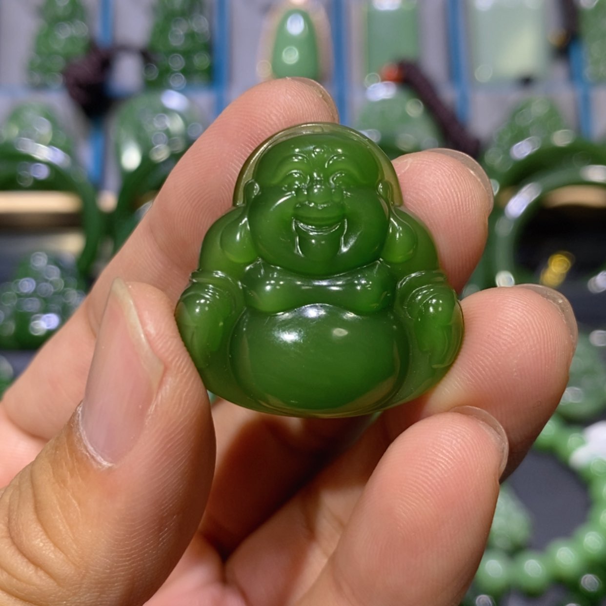 【闪购商品】和田玉吊坠(不含链)未镶嵌冰底辣阳绿佛公 30/7.5