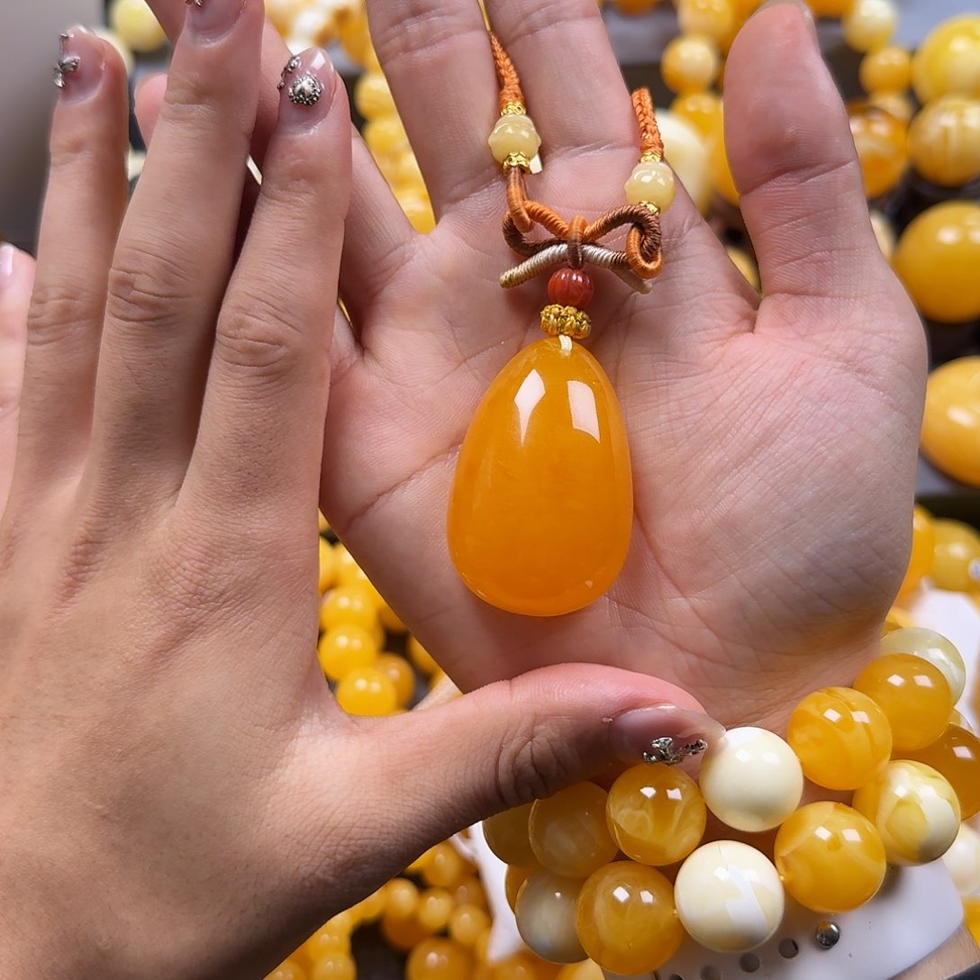 琥珀珠宝奇石未镶嵌水滴