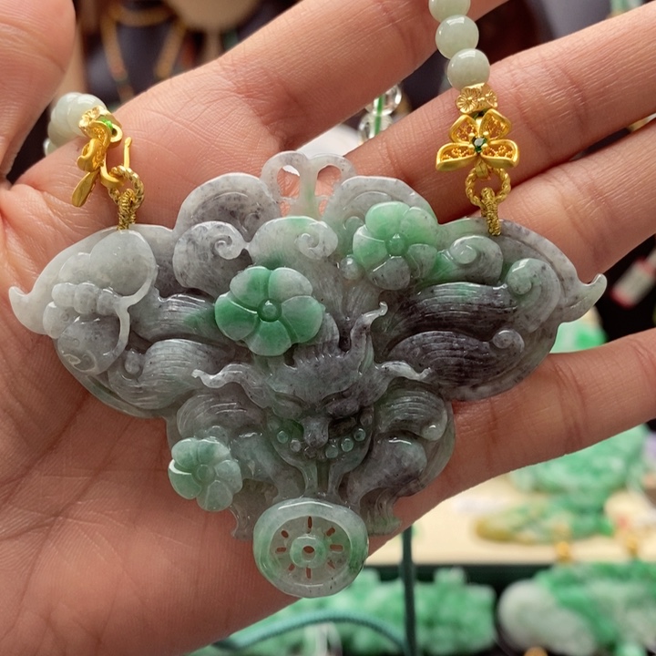 翡翠颈饰未镶嵌翡翠吊坠