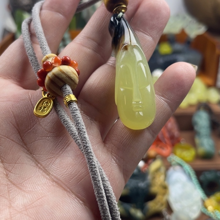 蛇纹石玉未镶嵌吊坠