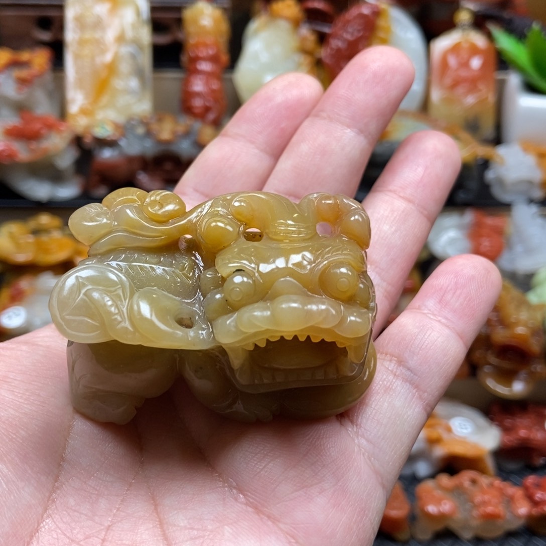 石英质玉（黄龙玉）手把件未镶嵌