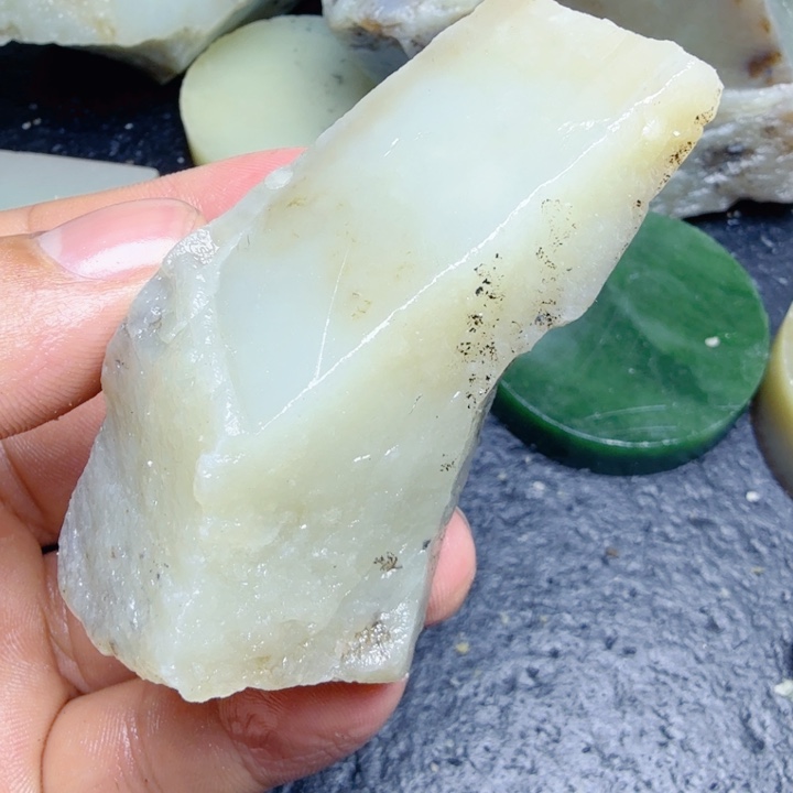 和田玉（糖玉）未镶嵌珠宝奇石