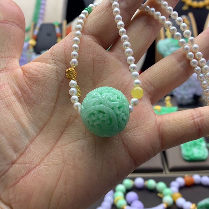 翡翠吊坠(不含链)未镶嵌