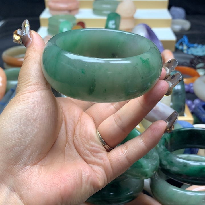未镶嵌手镯石英质玉念**乐