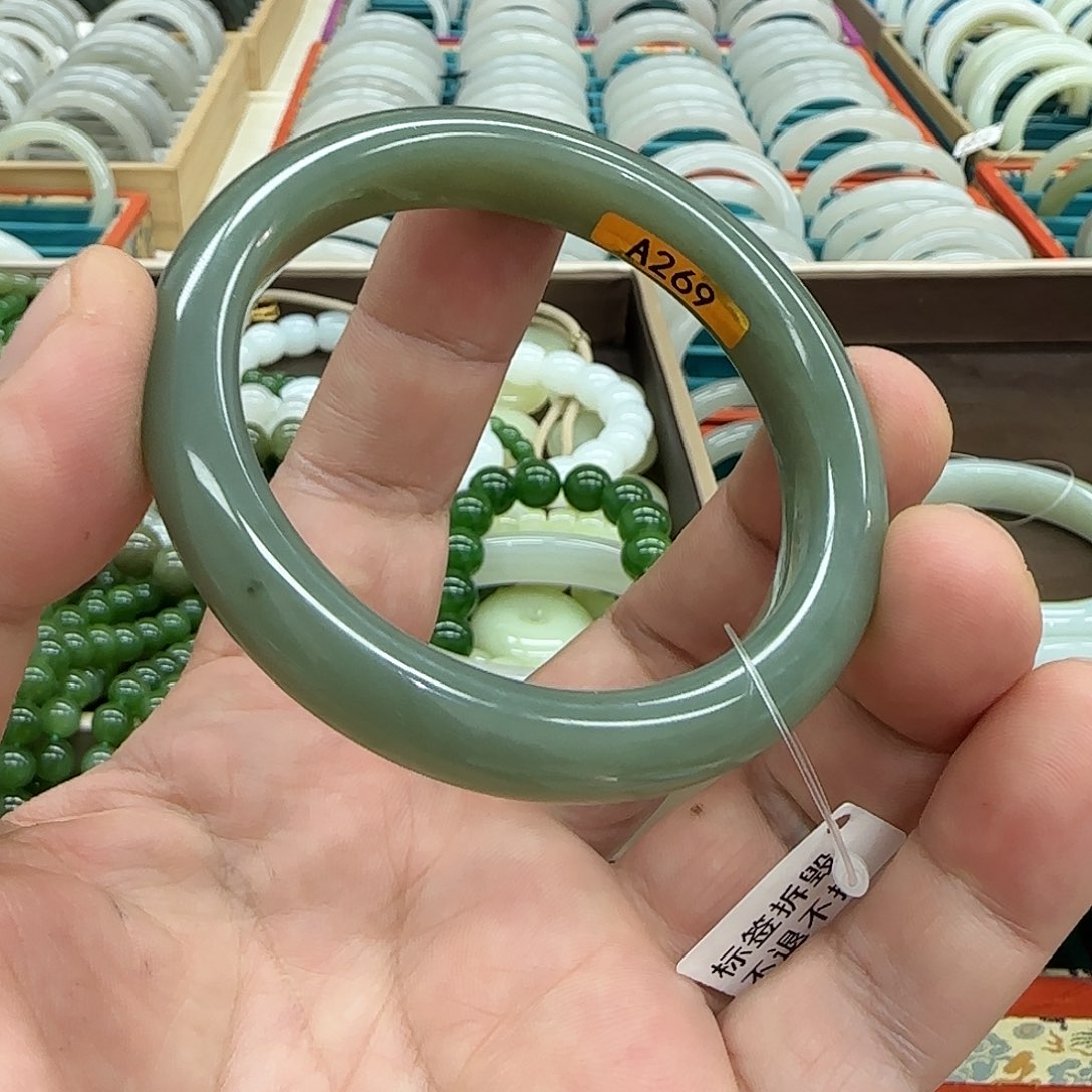 和田玉（糖玉）未镶嵌手链