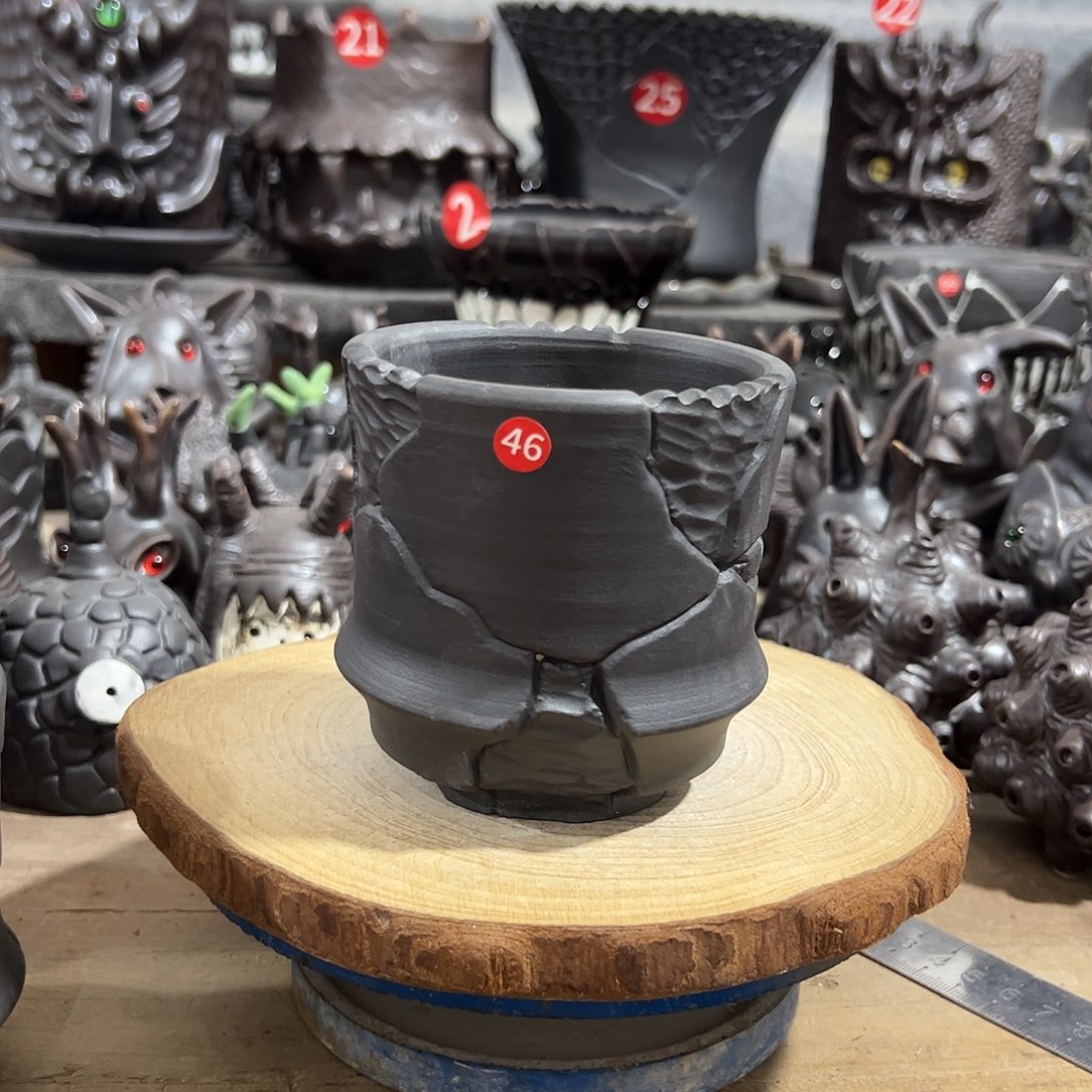 46号，微瑕，口8.2高9