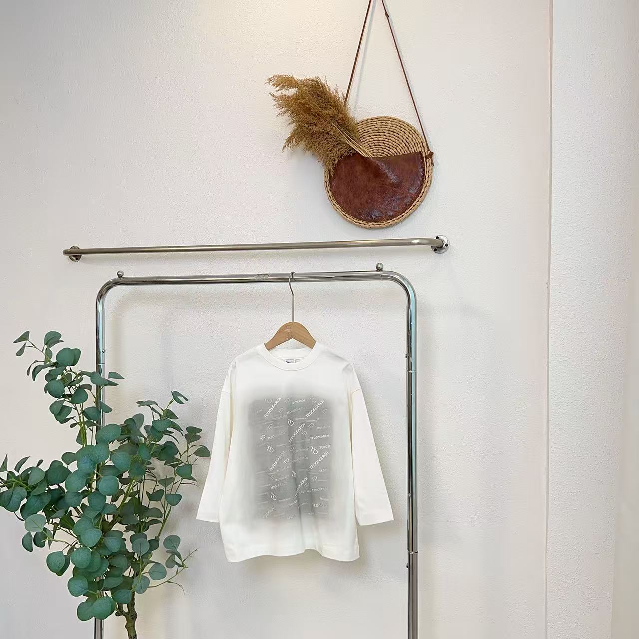 0041贝白色字母印花T恤