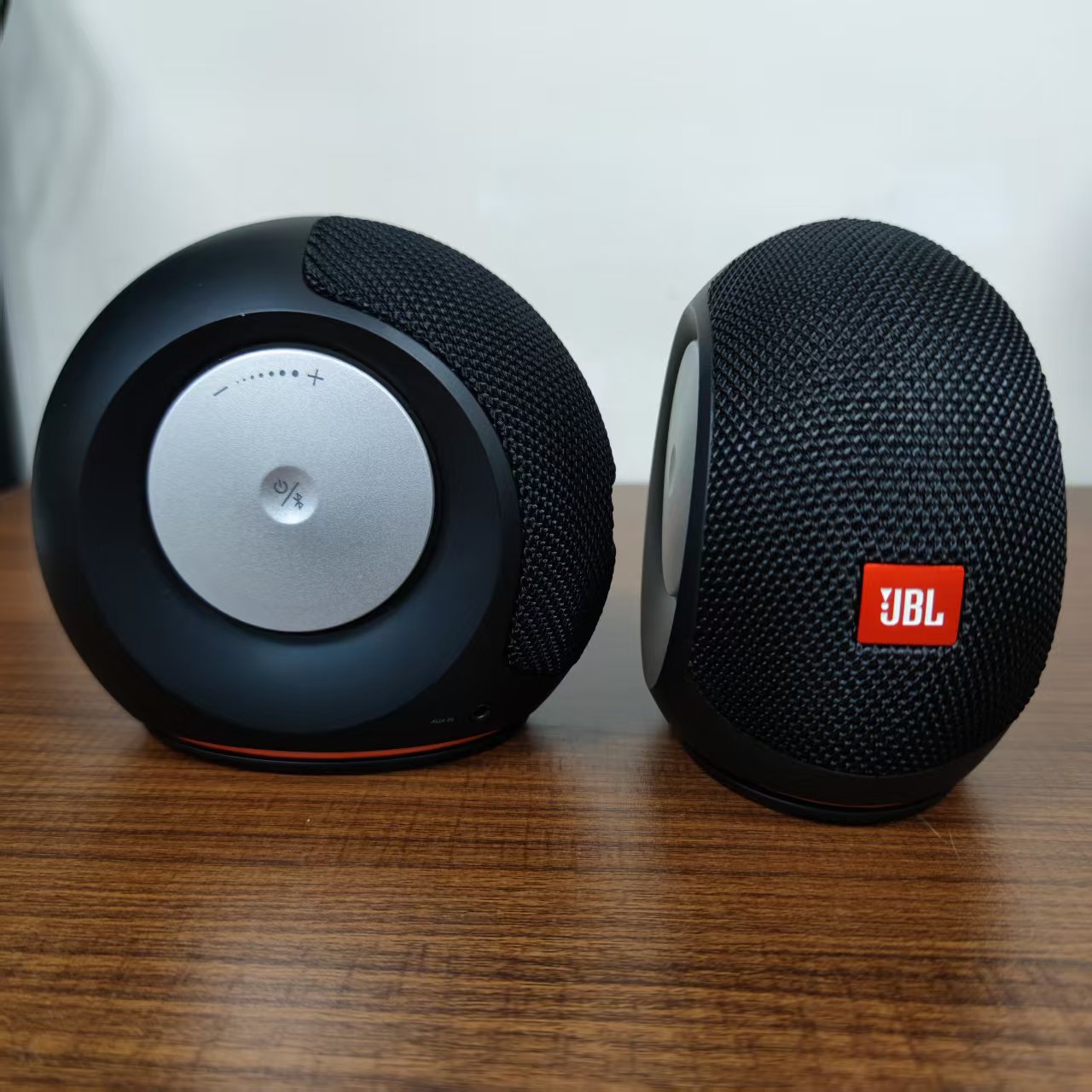 95新 JBL  Pebbles Mini BT2蓝牙音箱 小蜗牛电脑对箱 插电款