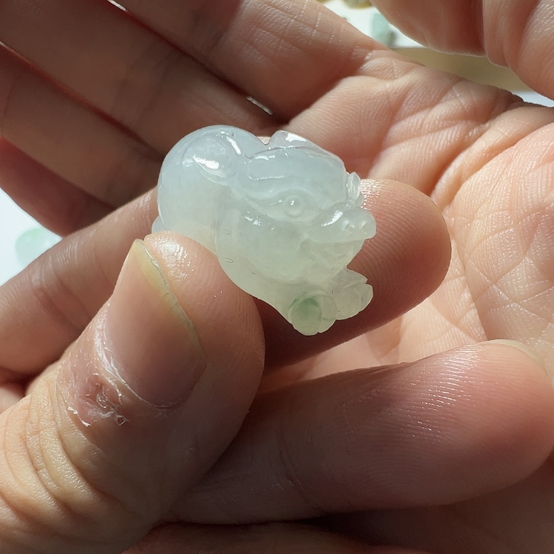 定制翡翠未镶嵌小猪