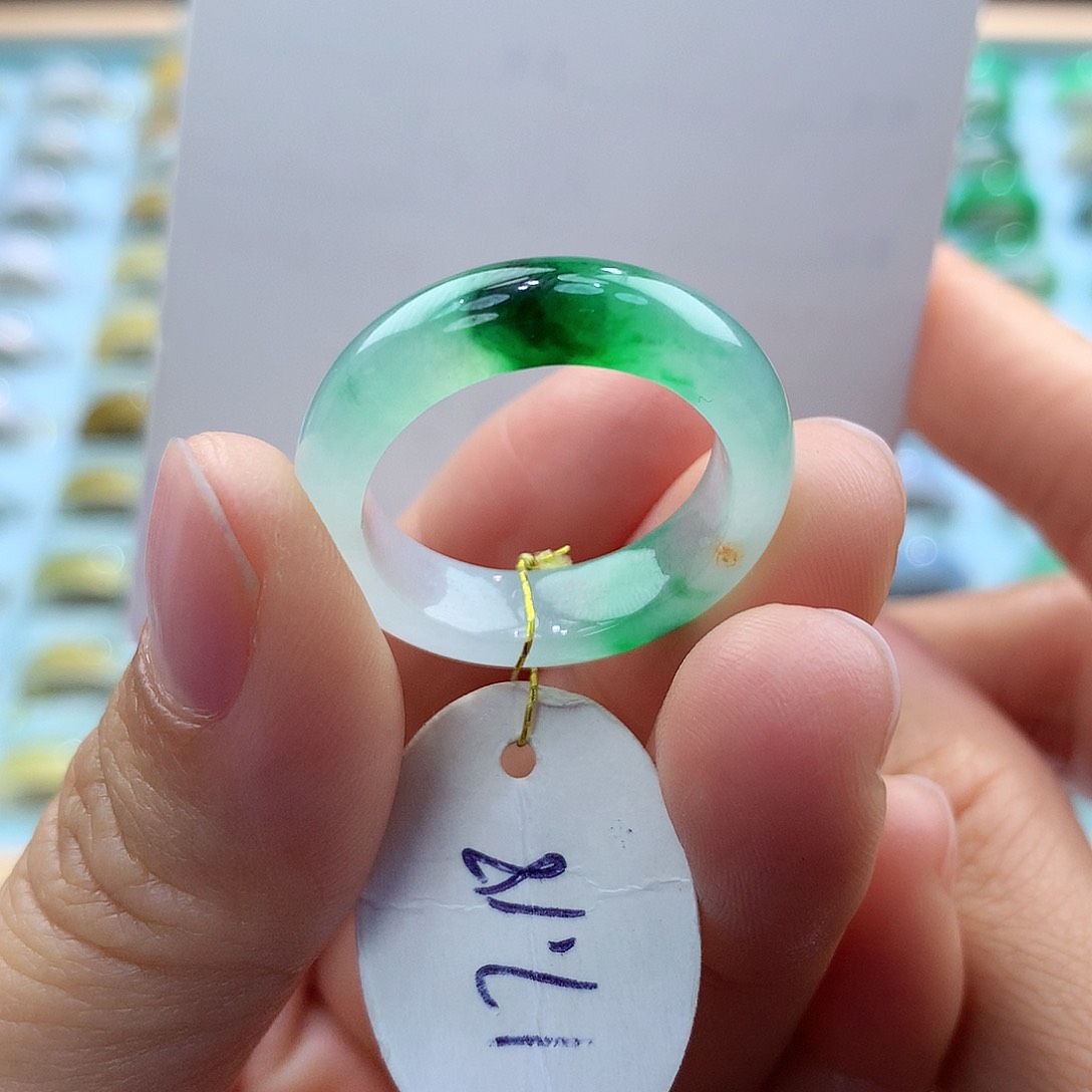 翡翠戒指未镶嵌1718圈