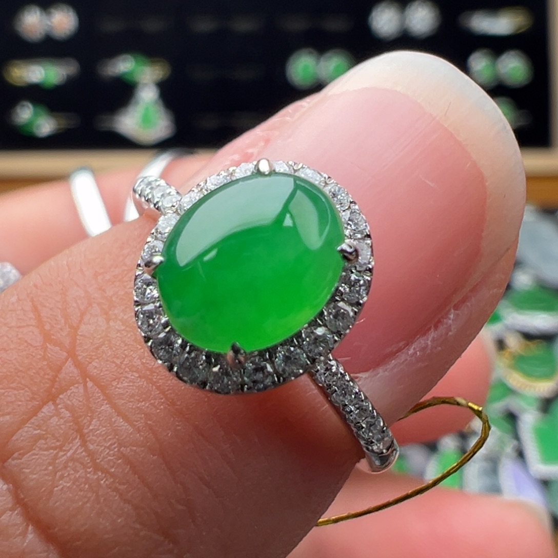 翡翠18K金镶嵌戒指