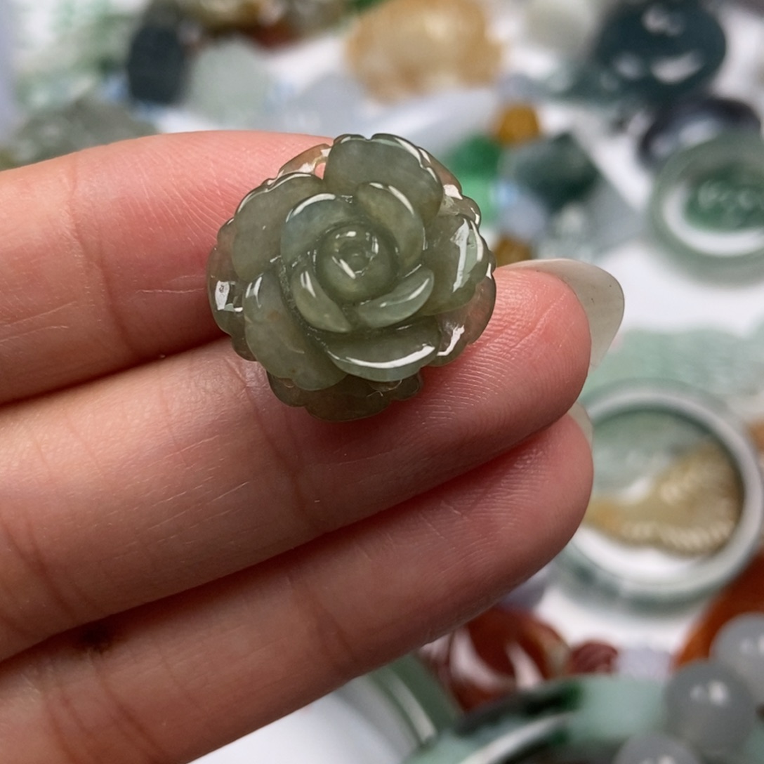 翡翠未镶嵌颈饰翡翠