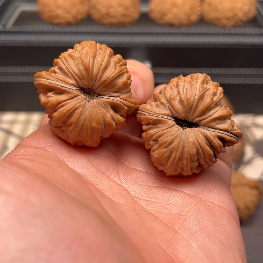 文玩核桃吊坠大**哥38汉高楼