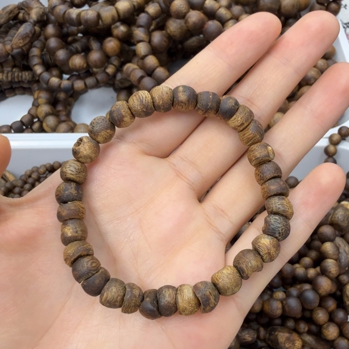 手串沉香绿奇楠虫漏随型珠