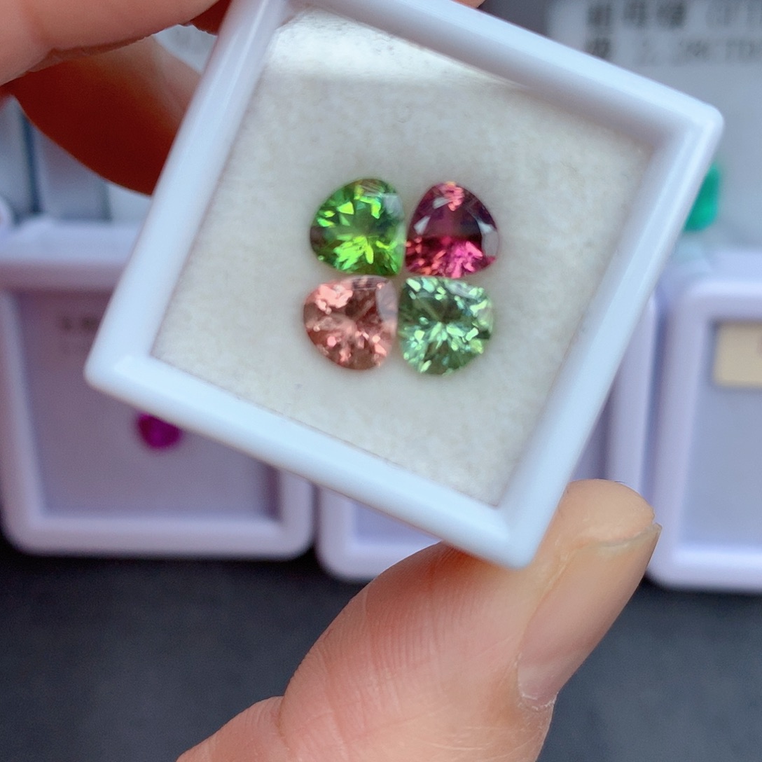 未镶嵌2.72克拉裸石碧玺