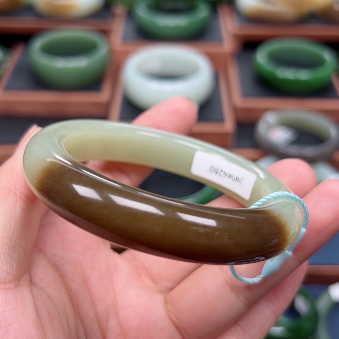 未镶嵌手镯和田玉（糖玉）