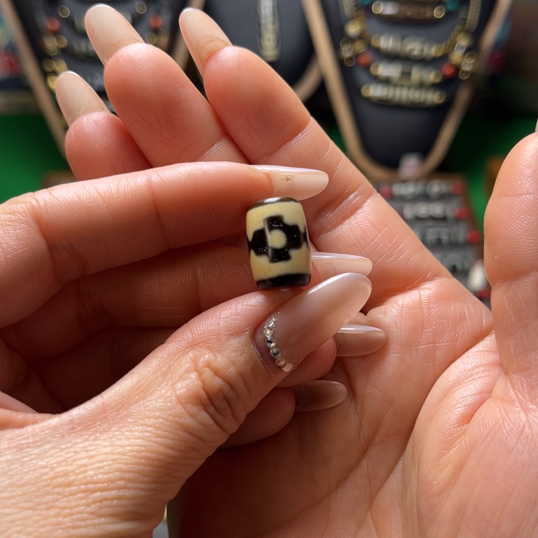 山***川玛瑙/玉髓未镶嵌吊坠(不含链)