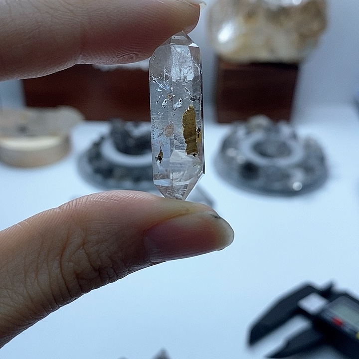 水晶颈饰未镶嵌黄泥骸骨指纹