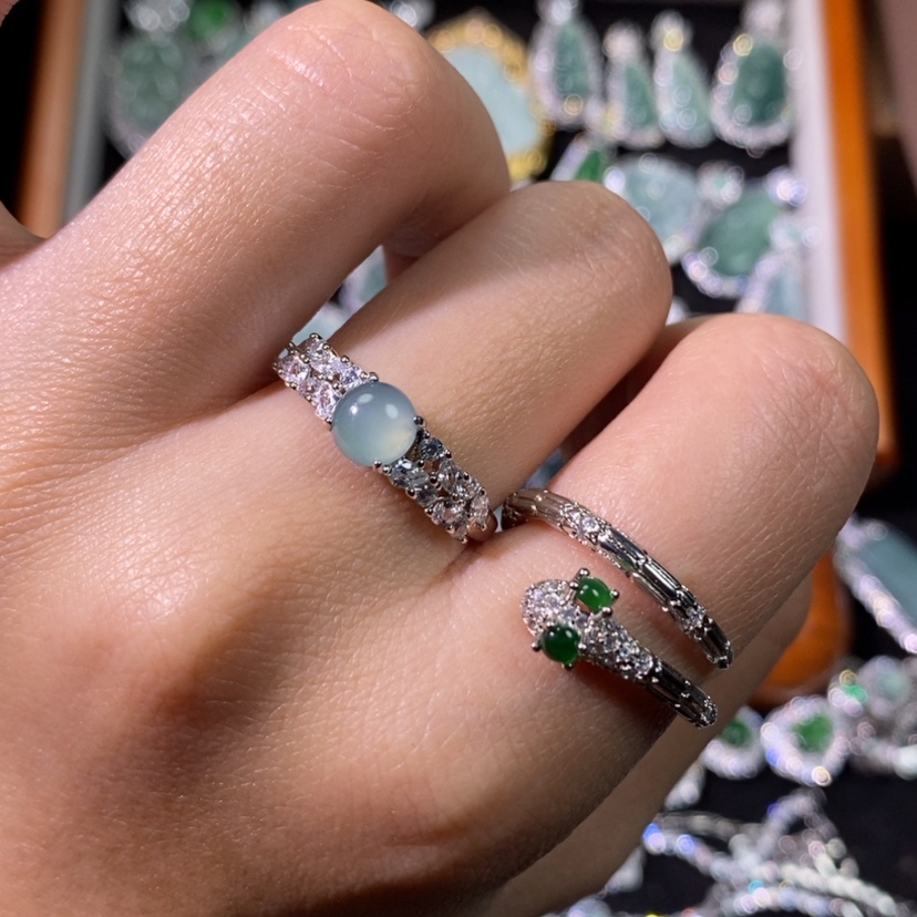 【闪购商品】翡翠颈饰未镶嵌天然