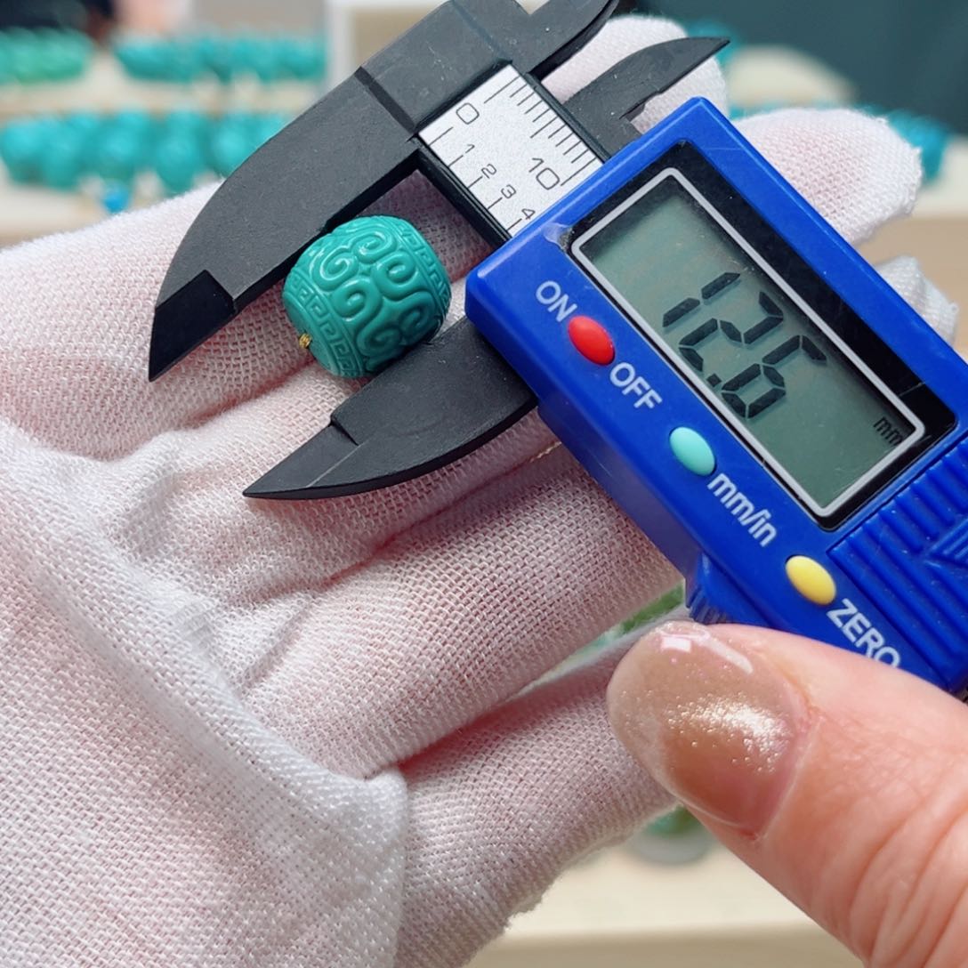 绿松石回纹桶珠未镶嵌