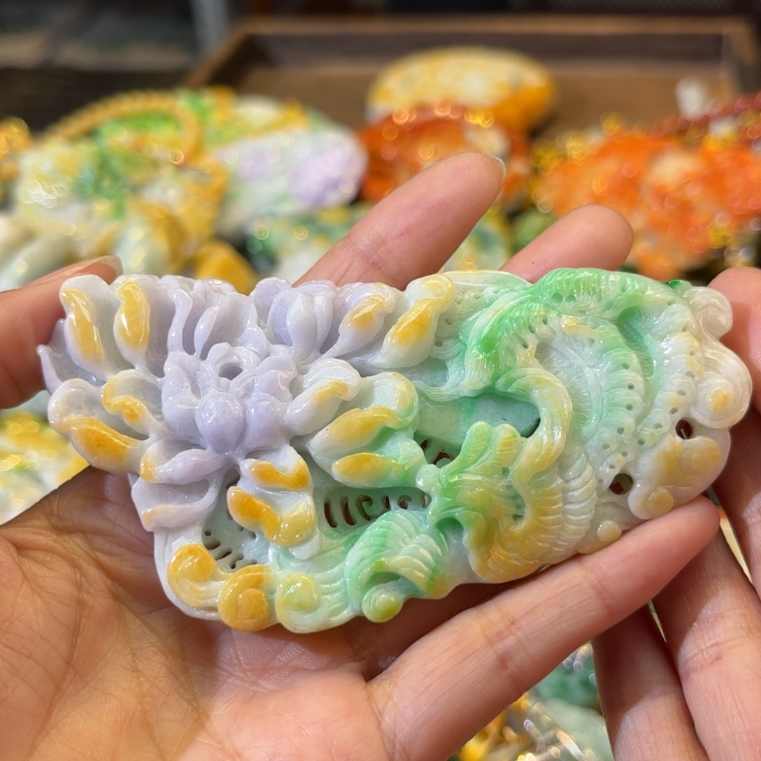 翡翠颈饰未镶嵌待编款