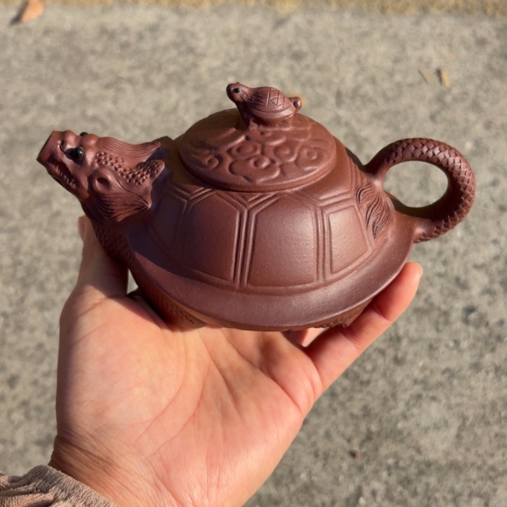 茶壶紫砂龙龟半手260毫升，底槽清