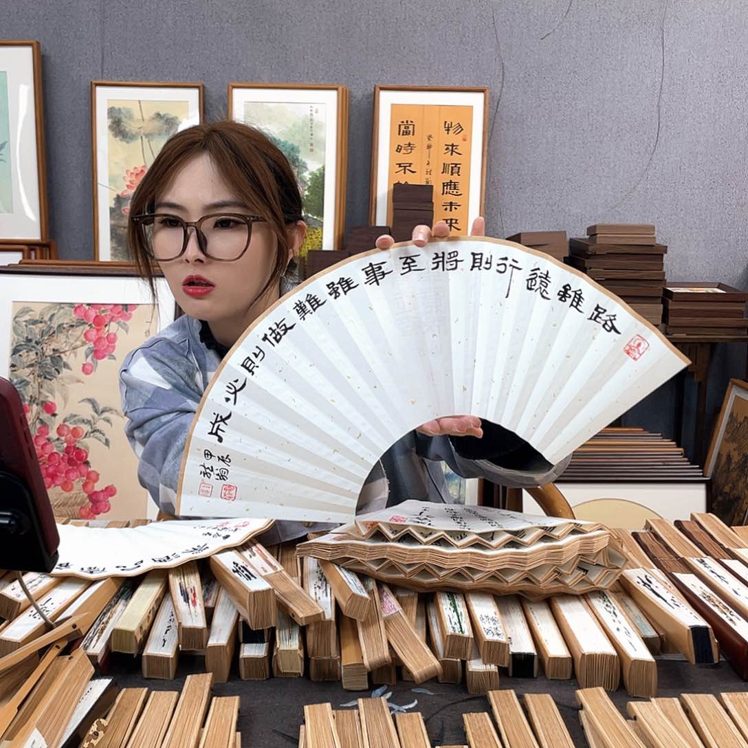 国画8寸玉竹-纯手绘-文玩扇骨（默认粘好）