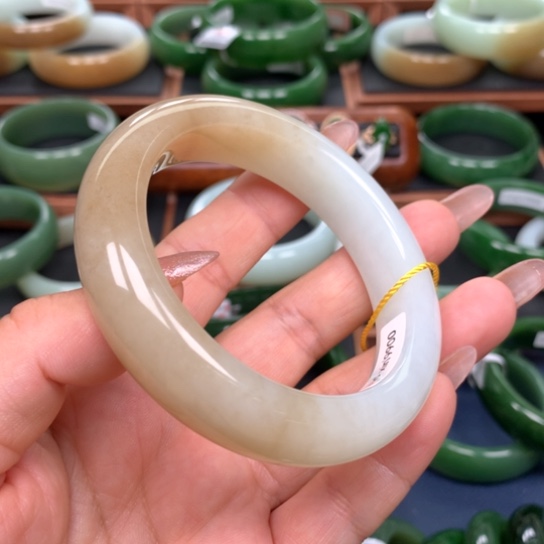 和田玉手镯未镶嵌5758圈口