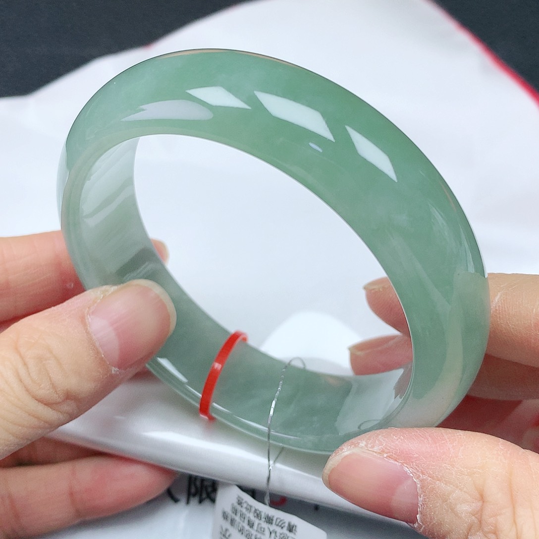 翡翠手镯未镶嵌59轮胎