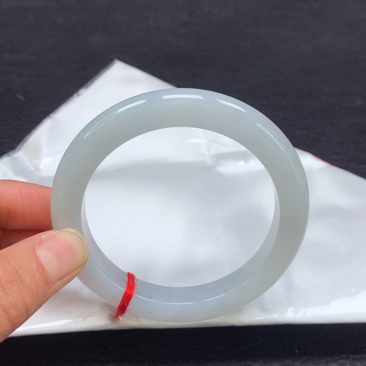 翡翠手镯未镶嵌58圈