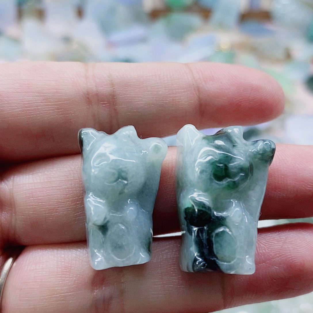 颈饰未镶嵌翡翠微瑕