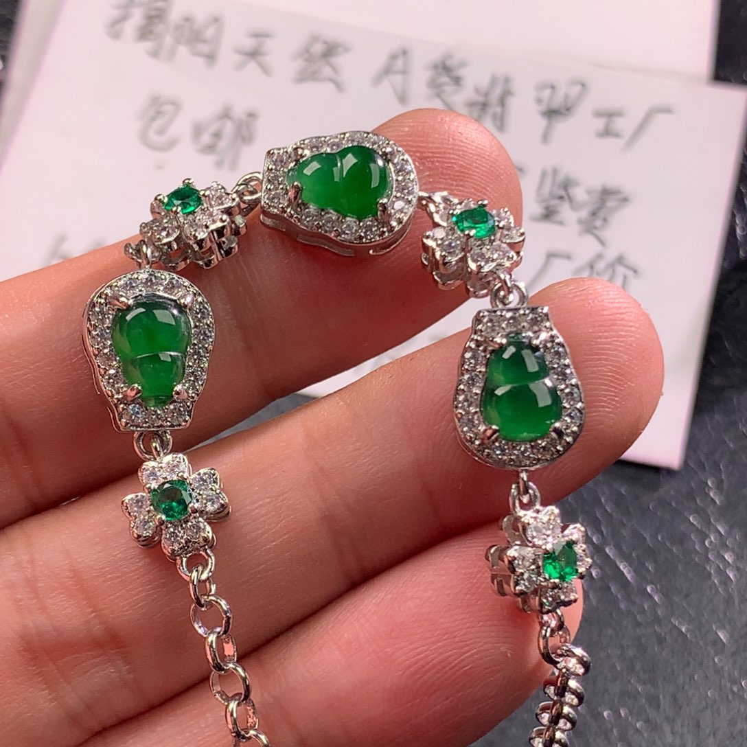 翡翠未镶嵌颈饰葫芦手链