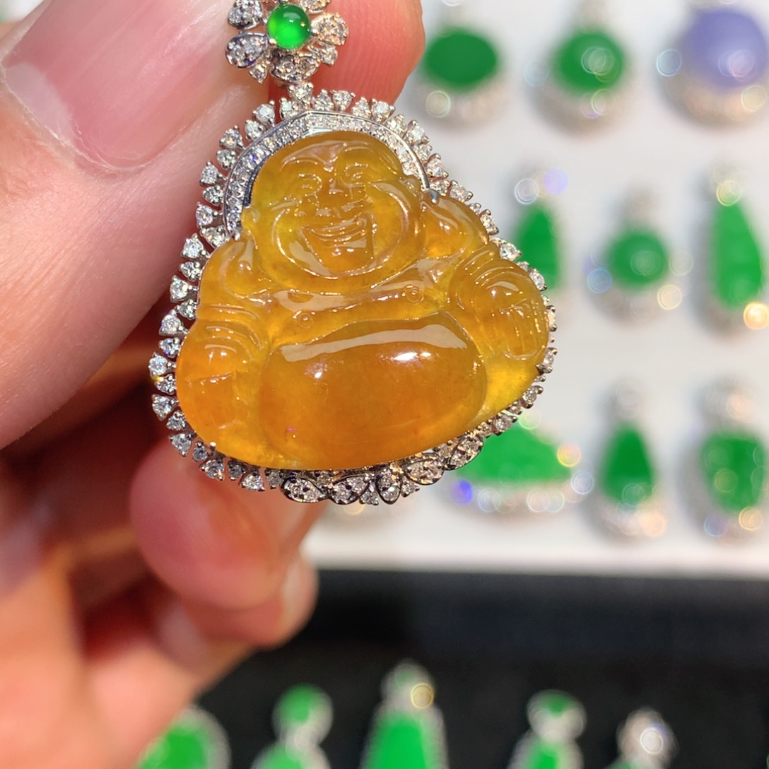 翡翠颈饰18K金镶嵌翡翠