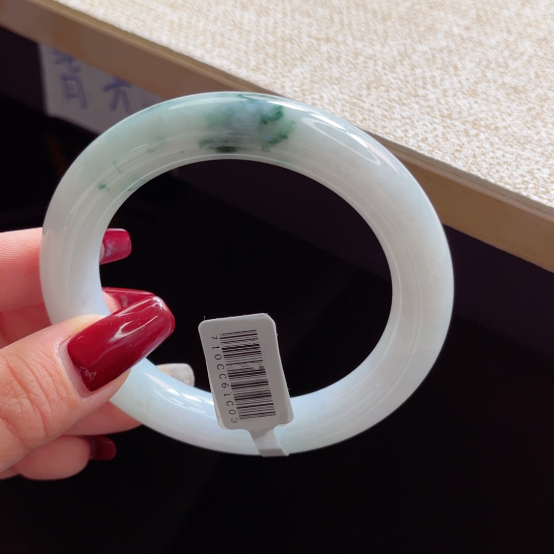 翡翠手镯未镶嵌手镯