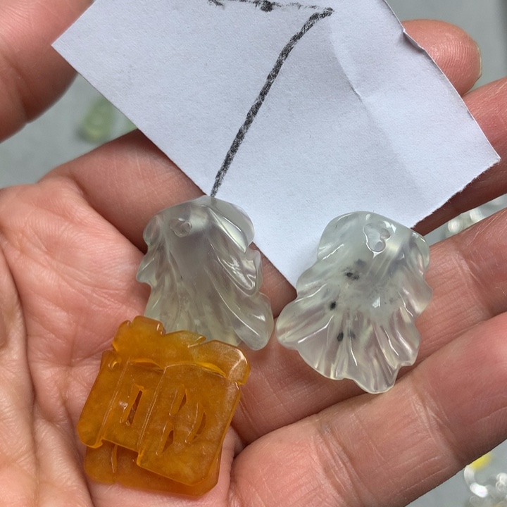 蛇纹石玉耳钉足银镀金镶嵌琴**-