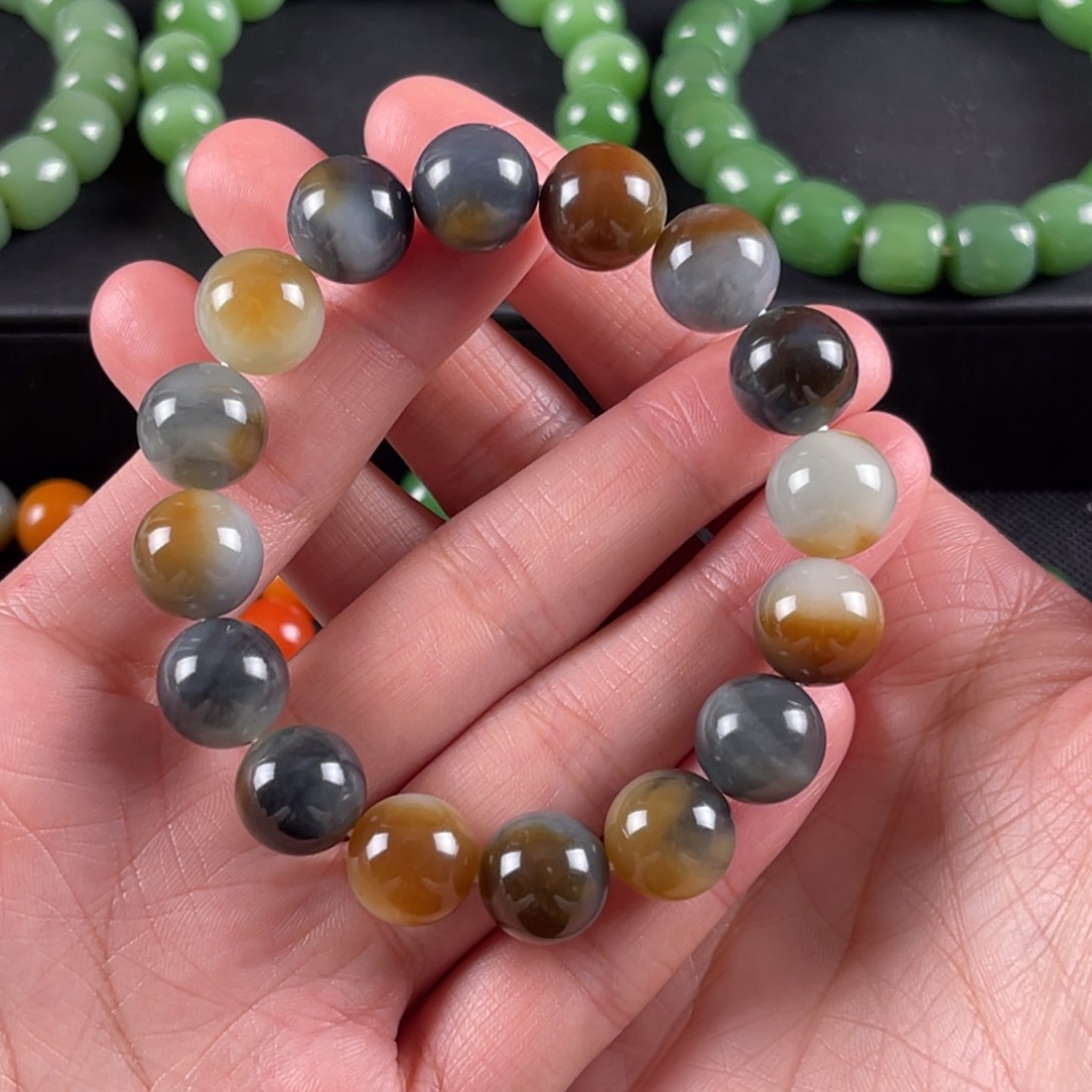 和田玉手串未镶嵌赶**肥卡12