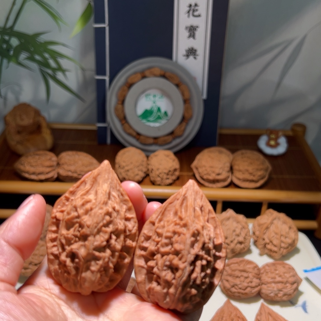 我***活文玩核桃把件凌霄鸡心