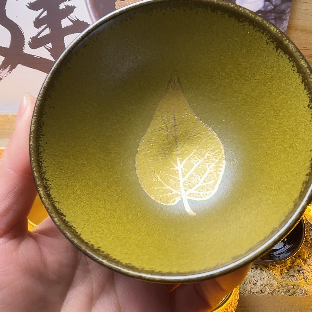 茶盏不是因为她对他很