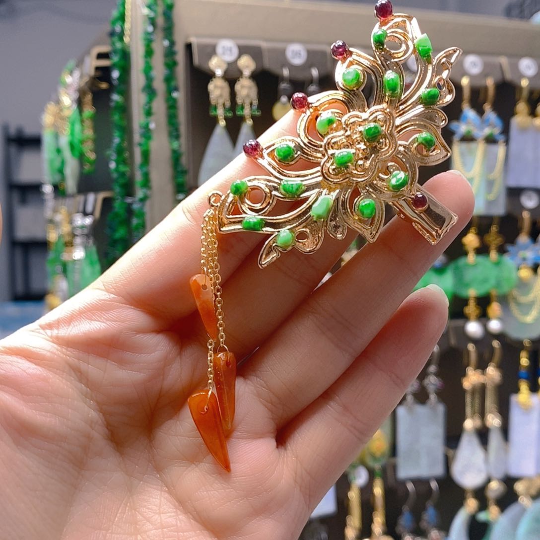 未镶嵌翡翠耳饰翡翠