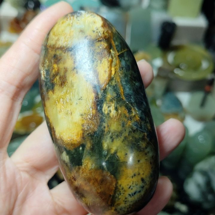 岫玉未镶嵌微瑕手把件款式