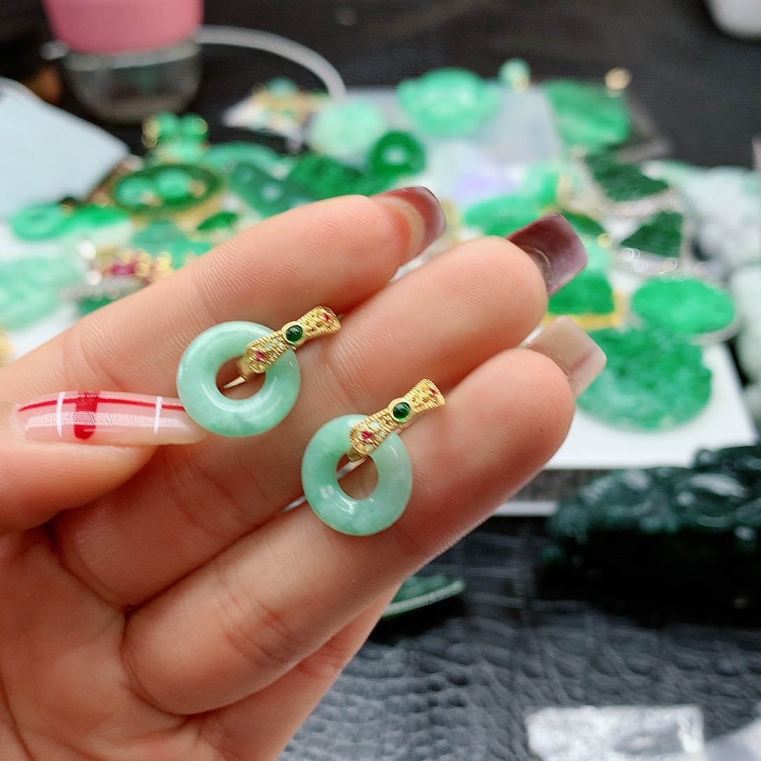 【闪购商品】翡翠耳饰未镶嵌，
