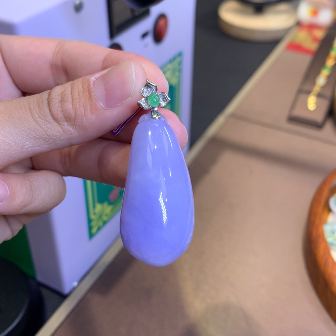 翡翠18K金镶嵌颈饰翡翠