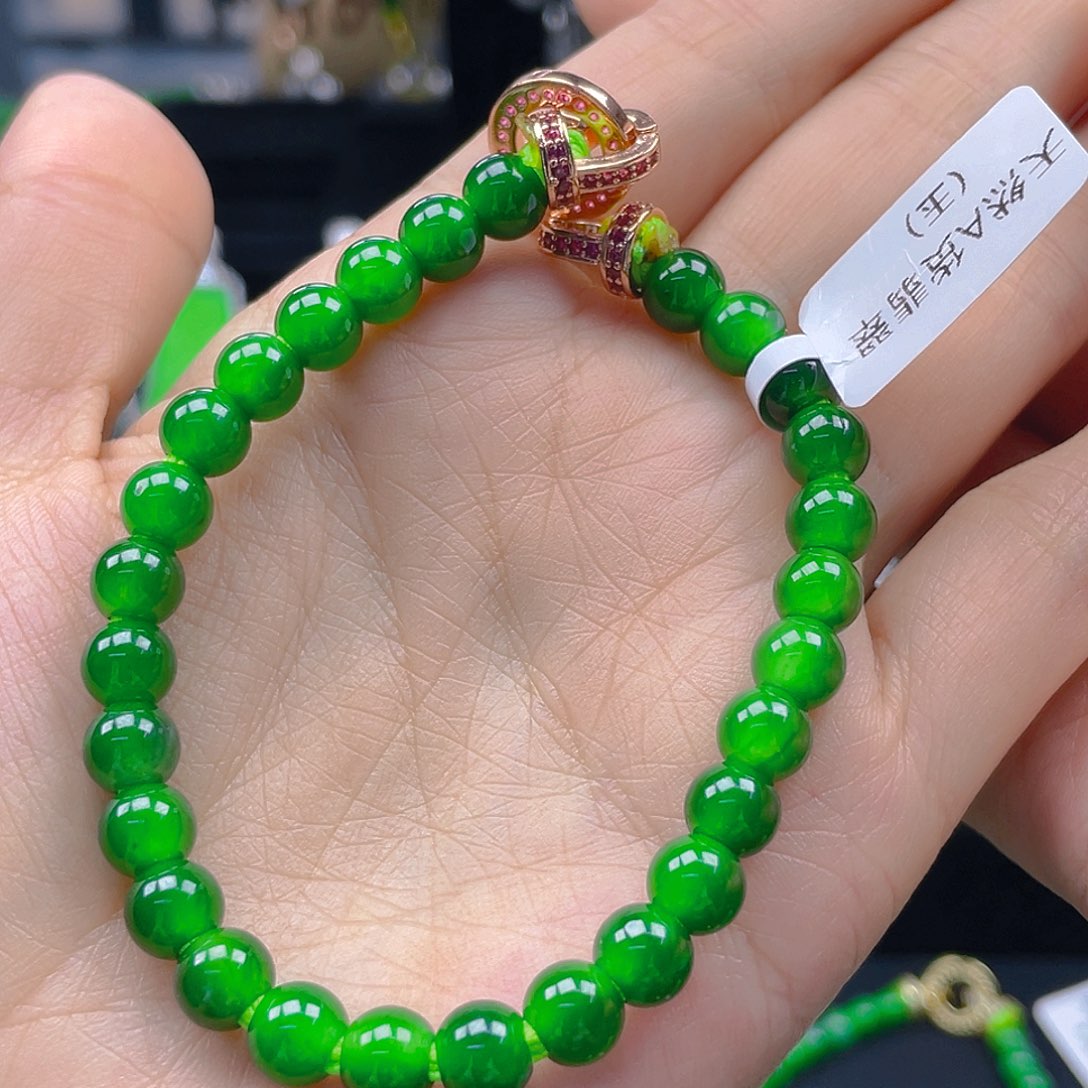 翡翠未镶嵌颈饰天然A货翡翠 高冰阳绿7