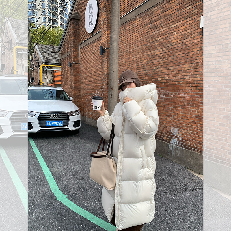 轻泡芙羽绒服 90白鸭绒 宽松连帽长款保暖面包外套 QW243010
