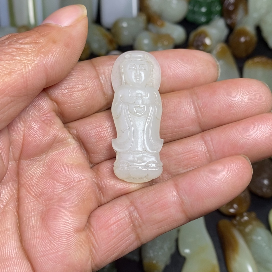 和田玉未镶嵌颈饰